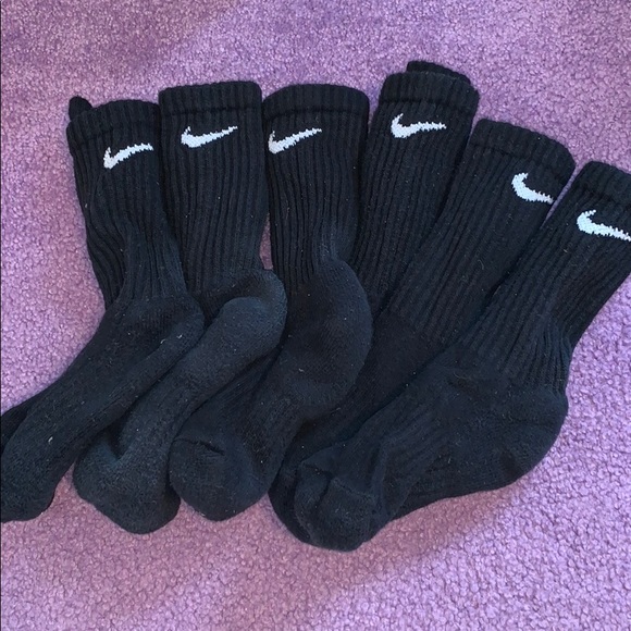 black nike mid calf socks